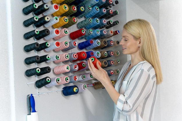 przykładowe hafty na tkaninach